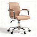 Beige kantoorstoel met lederen bekleding en een verstelbare hoogte 60 x 60 x 90cm